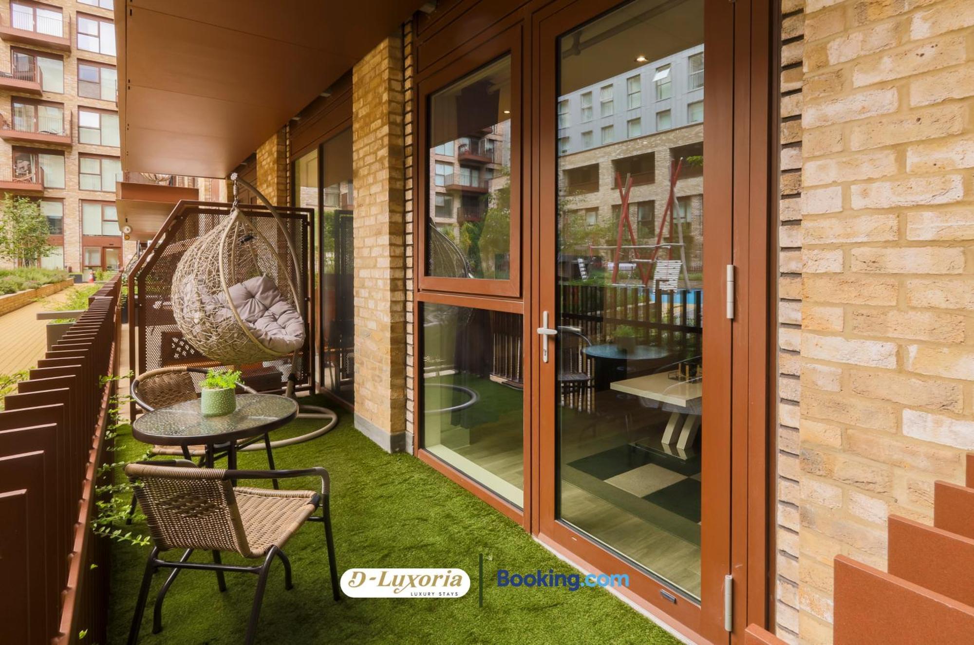 Appartamento Stylish 2br By Dluxoria Short Lets & Serviced Greater With Pet Friendly, Free Wifi & Free Parking Londra
