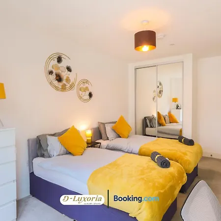 Stylish 2Br By Dluxoria Short Lets & Serviced Accommodation Greater London With Pet Friendly, Free Wifi & Free Parking Esterno foto
