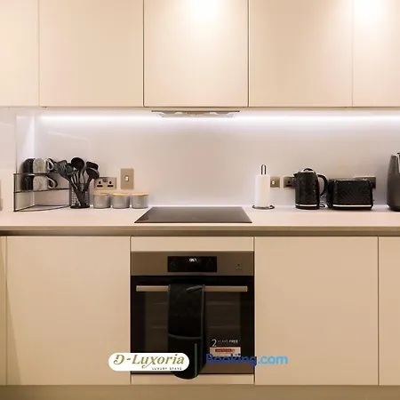 Stylish 2Br By Dluxoria Short Lets & Serviced Accommodation Greater London With Pet Friendly, Free Wifi & Free Parking Esterno foto