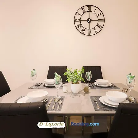 Stylish 2Br By Dluxoria Short Lets & Serviced Accommodation Greater London With Pet Friendly, Free Wifi & Free Parking Esterno foto
